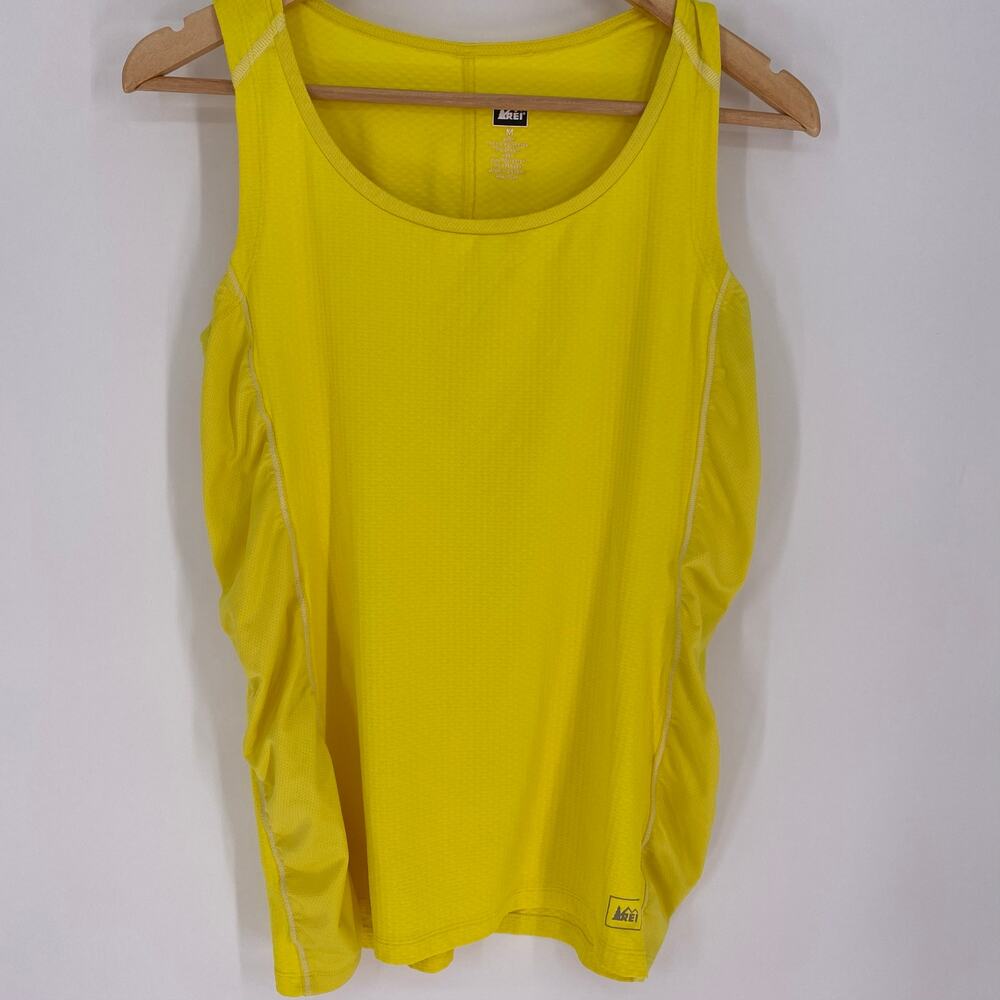 REI Tank Top Women’s Medium Yellow‎ Active Outdoor Hiking Pickleball Cycling